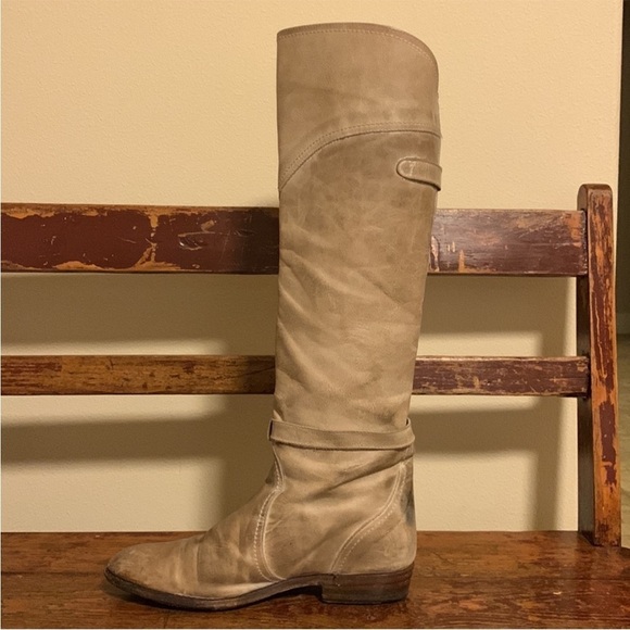 FRYE Dorado Tall Knee High Leather Riding boots Cream Tan Buckle Distressed - Picture 6 of 16